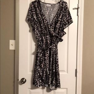 Faux wrap dress with cloth belt